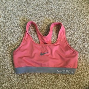 Nike sport’s bra